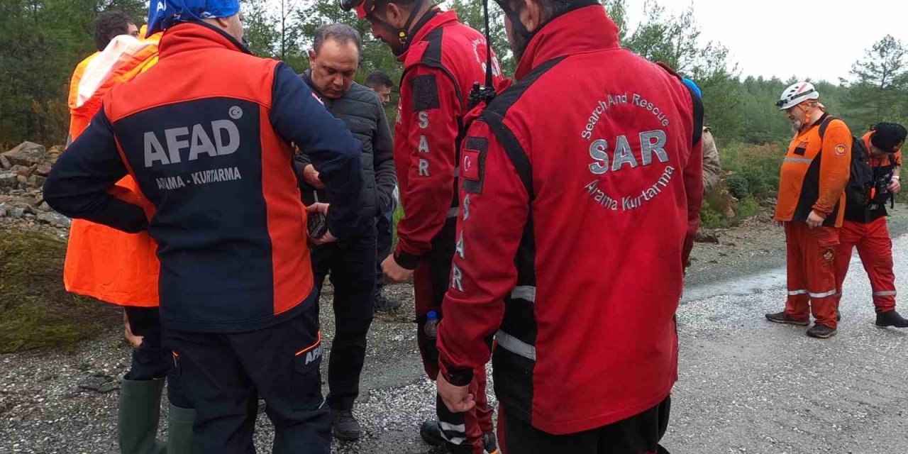 Marmaris Balan Dağı’nda kaybolan şahıs için aramalar havadan ve karadan devam ediyor