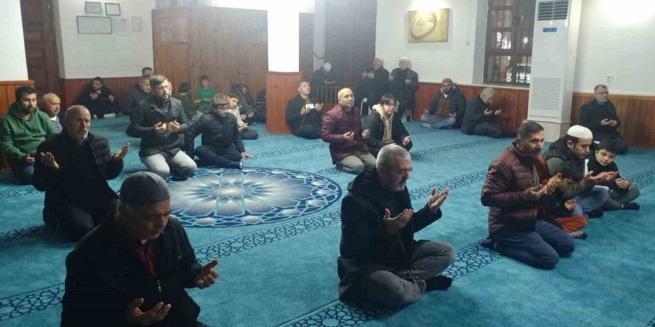 Köyceğiz’de eller Mehmetçikler için semaya açıldı