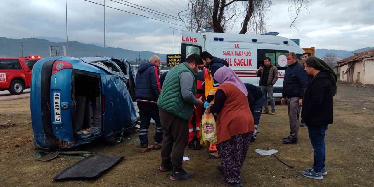Seydikemer’de aynı yerde bir dakikada iki kaza