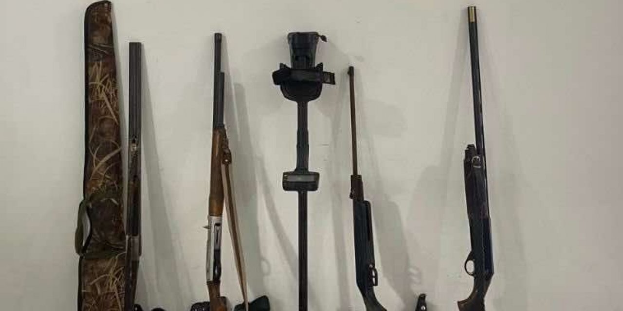 Operasyon yapılan evden çok sayıda silah ve tarihi eser çıktı