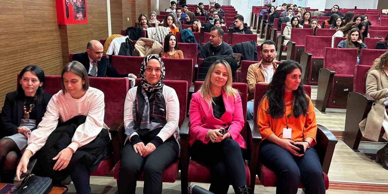 Genç iletişimciler yenilikçi fikirleriyle yarıştı