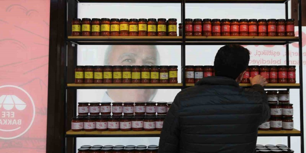 Kadın emeği ürünler Efe Bakkallarda satışa sunuldu