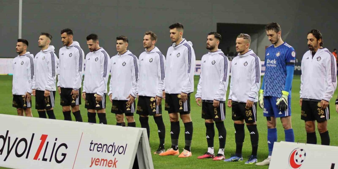 Altaylı futbolculardan ortak bildiri