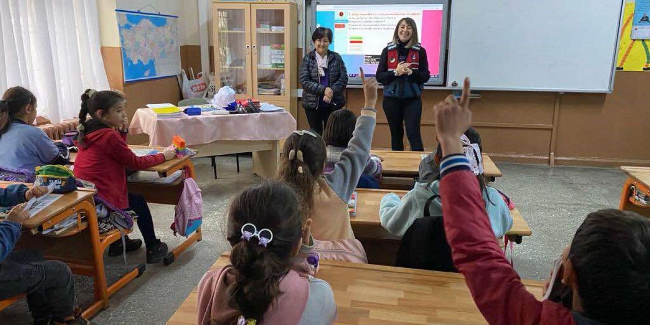 Jandarmadan 128 öğrenciye ‘suçtan korunma’ eğitimi