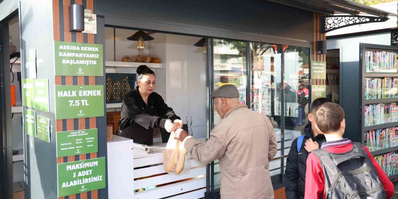Marmaris’te Halk Büfe’den 5 ayda 215 bin ekmek satışı