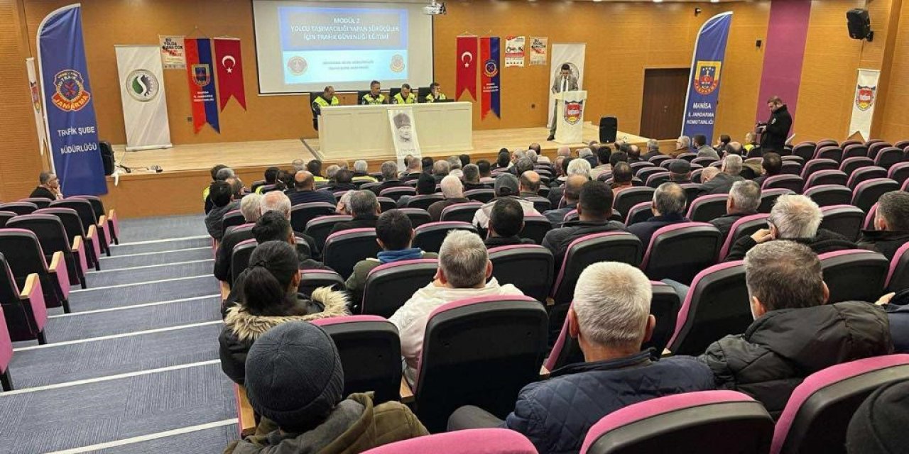 Salihli’de servis şoförleri eğitimden geçti
