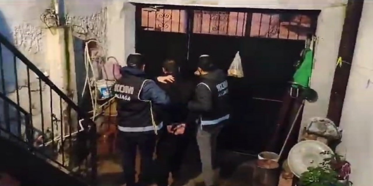 İzmir’in 3 ilçesinde silah tacirlerine darbe: 8 gözaltı