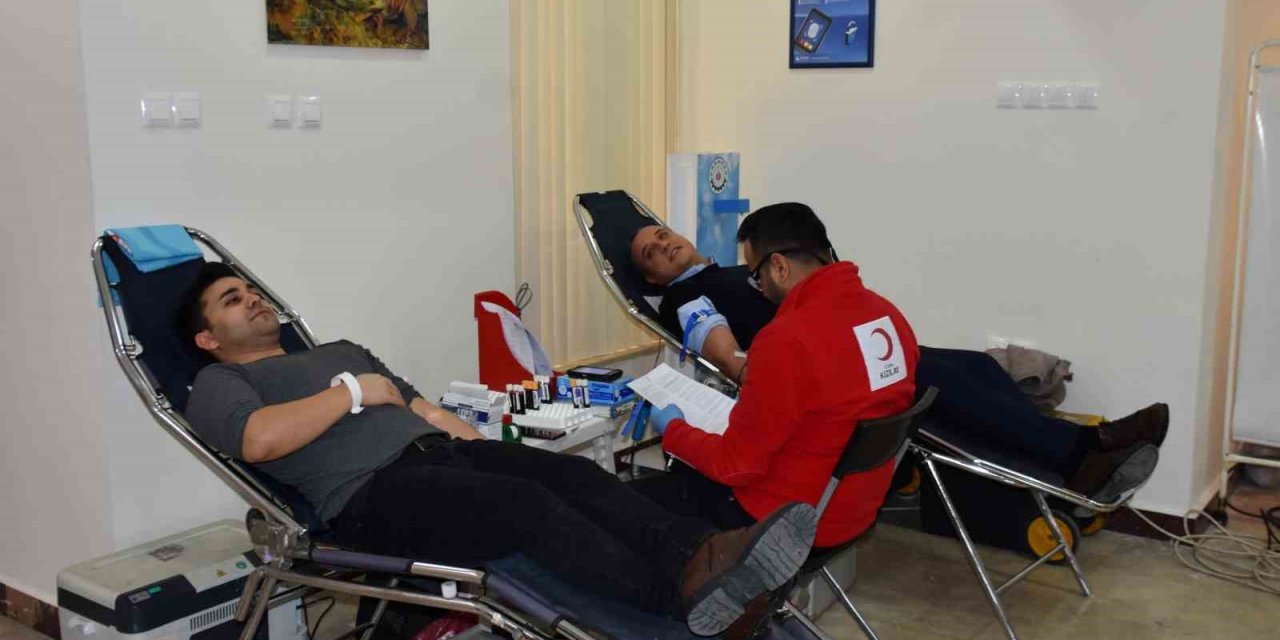 Denizli OSB, Kızılay’ın ‘Birbirimize Candan Bağlıyız’ kampanyasına destek verdi