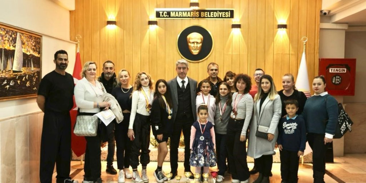 Başkan Oktay şampiyon dansçıları ağırladı