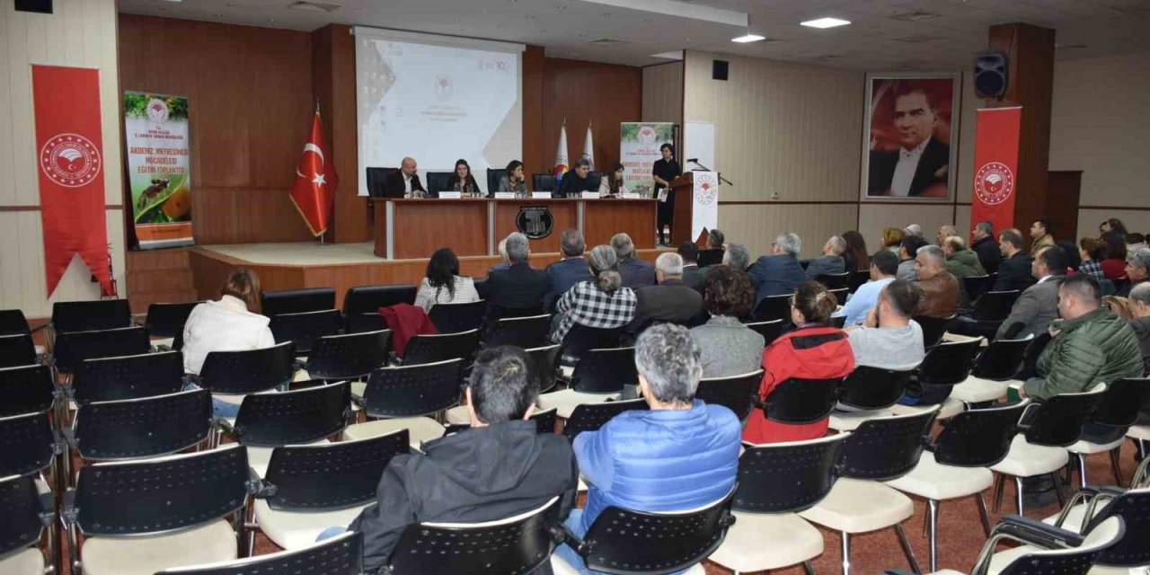 Akdeniz Meyve Sineği Mücadelesi Eğitim Toplantısı yapıldı