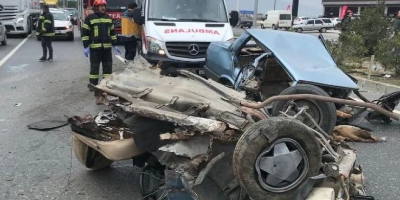 Takla atan otomobil ikiye bölündü