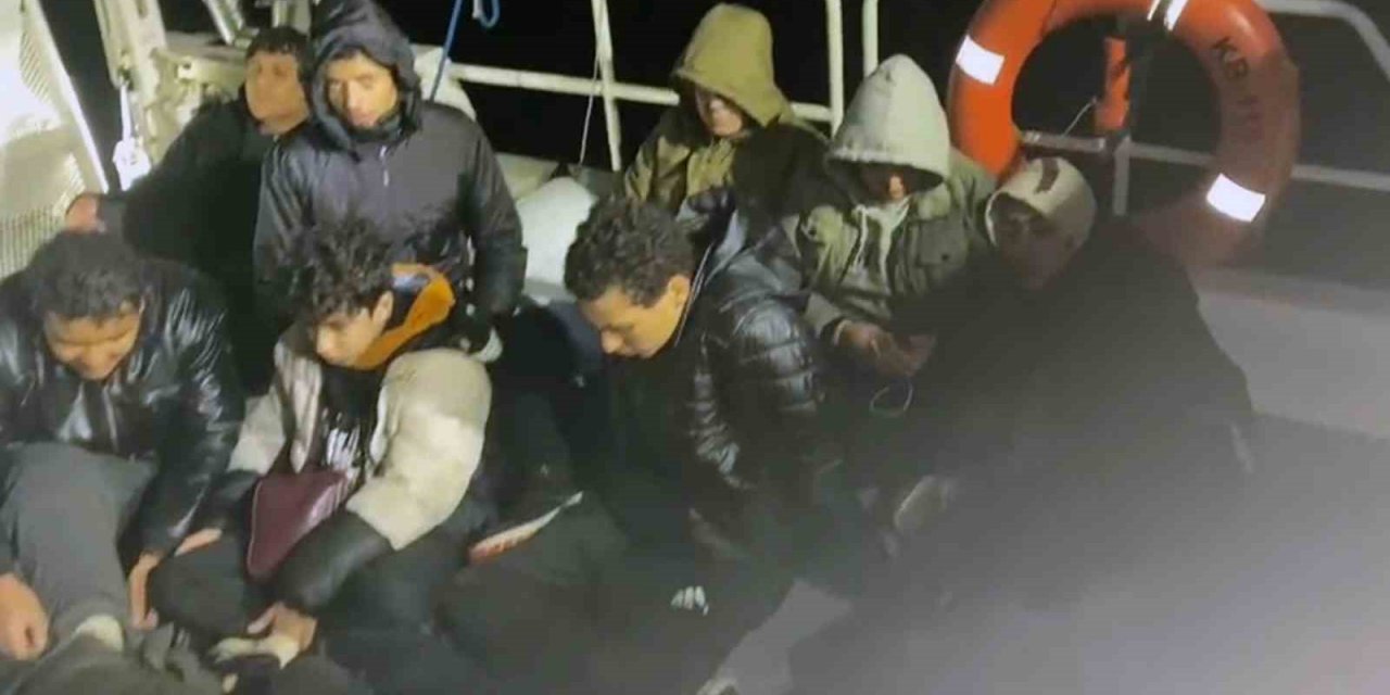 Marmaris açıklarında 13 düzensiz göçmen kurtarıldı