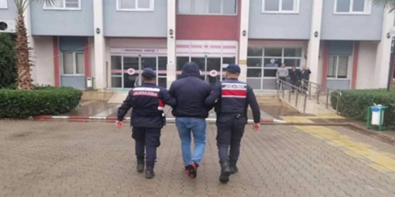 Dolandırıcılık suçundan aranan şahıs jandarmadan kaçamadı
