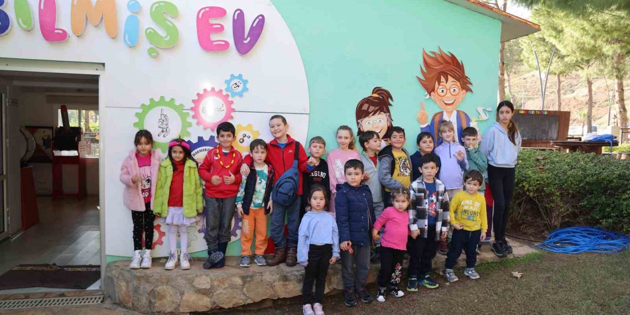 Marmaris’te bilim parkında tatil şenliği