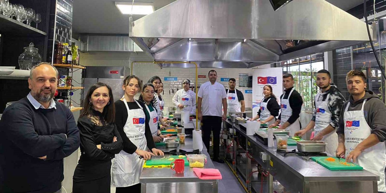 Menteşe’de ‘Gençler İşte’ projesinde mesleki eğitimler başladı