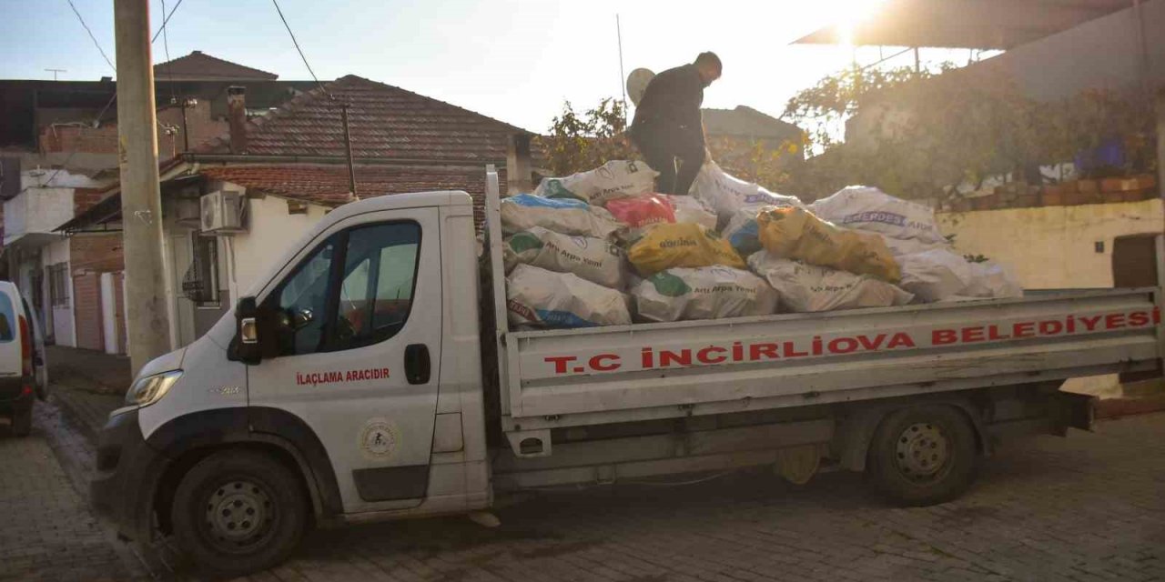 İncirliova’da yakacak destekleri bin aileye ulaştı