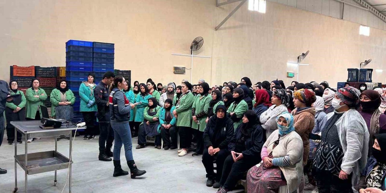 İncirliovalı kadınlara KADES’e karşı bilgilendirildi