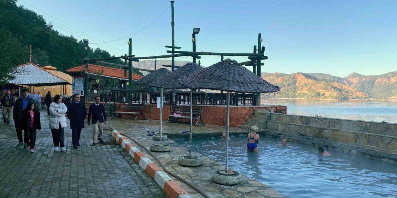 Vali Akbıyık, Sultaniye şifa kaynağında incelemelerde bulundu