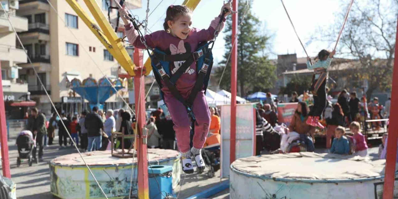Selçuklu çocuklar yarıyıl çocuk şenliğini sevdi