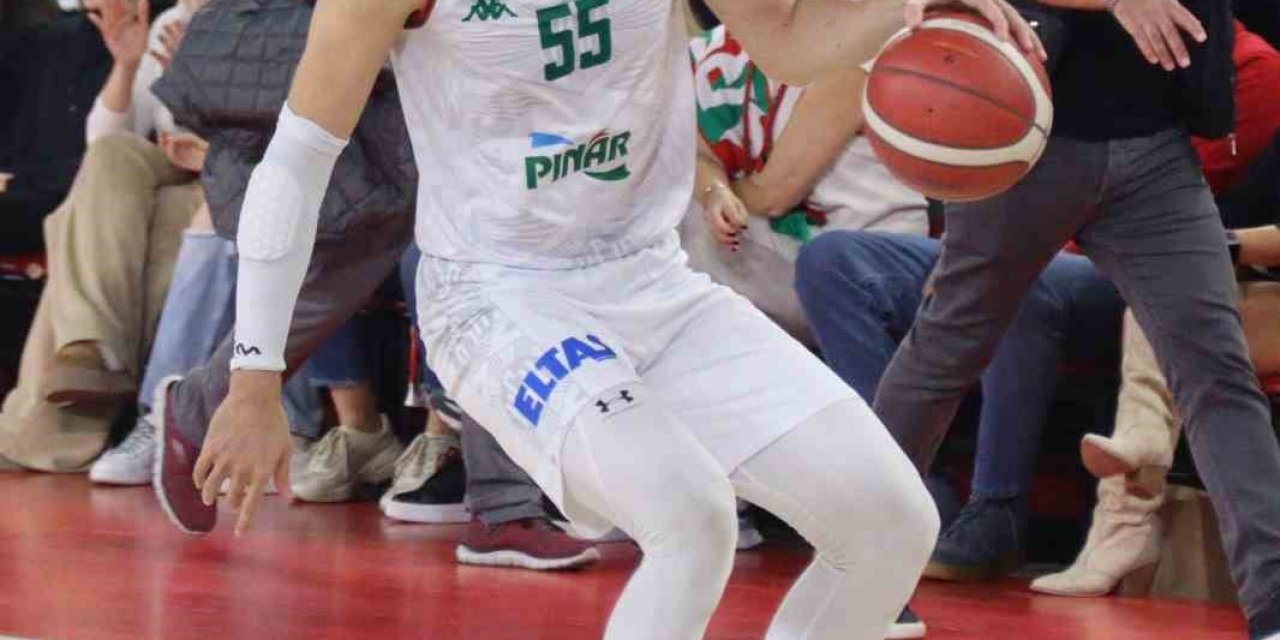 P. Karşıyakalı Kenan Sipahi, asistleriyle zirvede