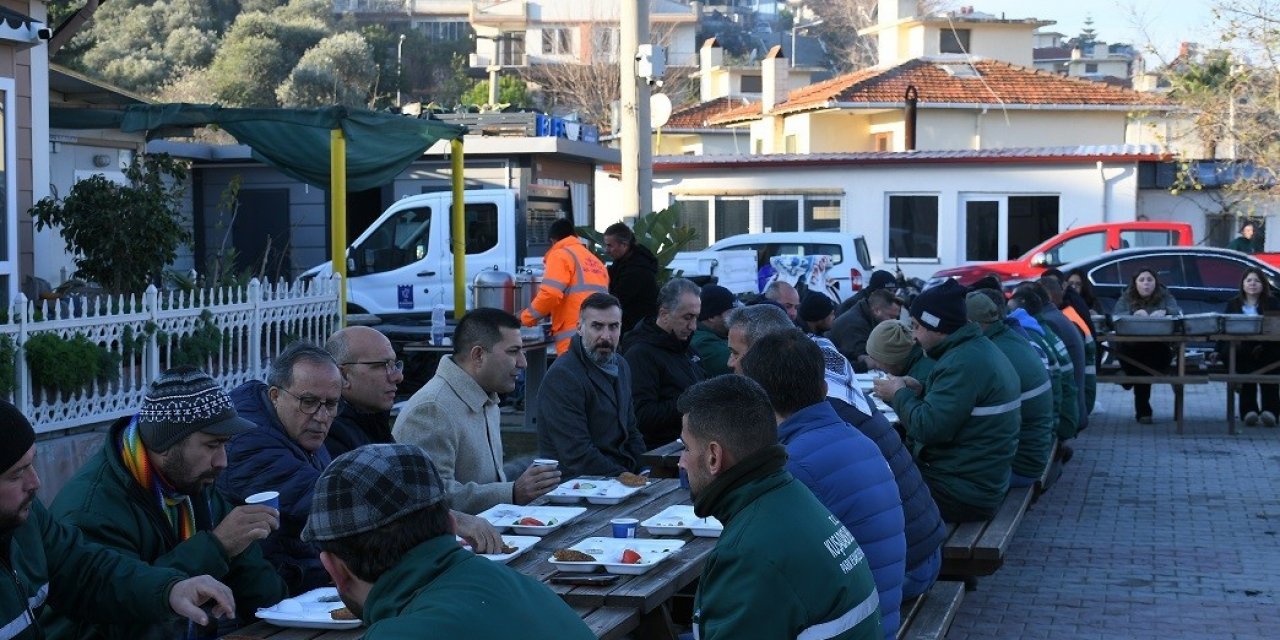 Başkan Günel, işçilerle kahvaltı yaptı