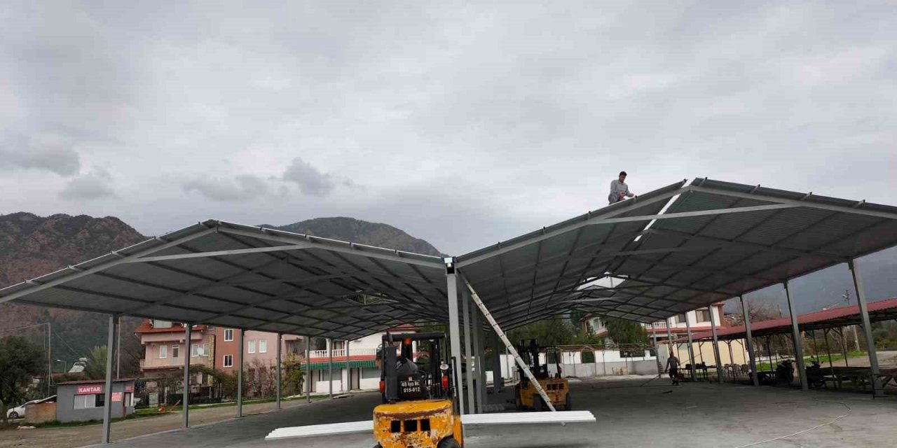 Köyceğiz Toparlar Mahallesi’ne çok amaçlı pazar yeri yapıldı