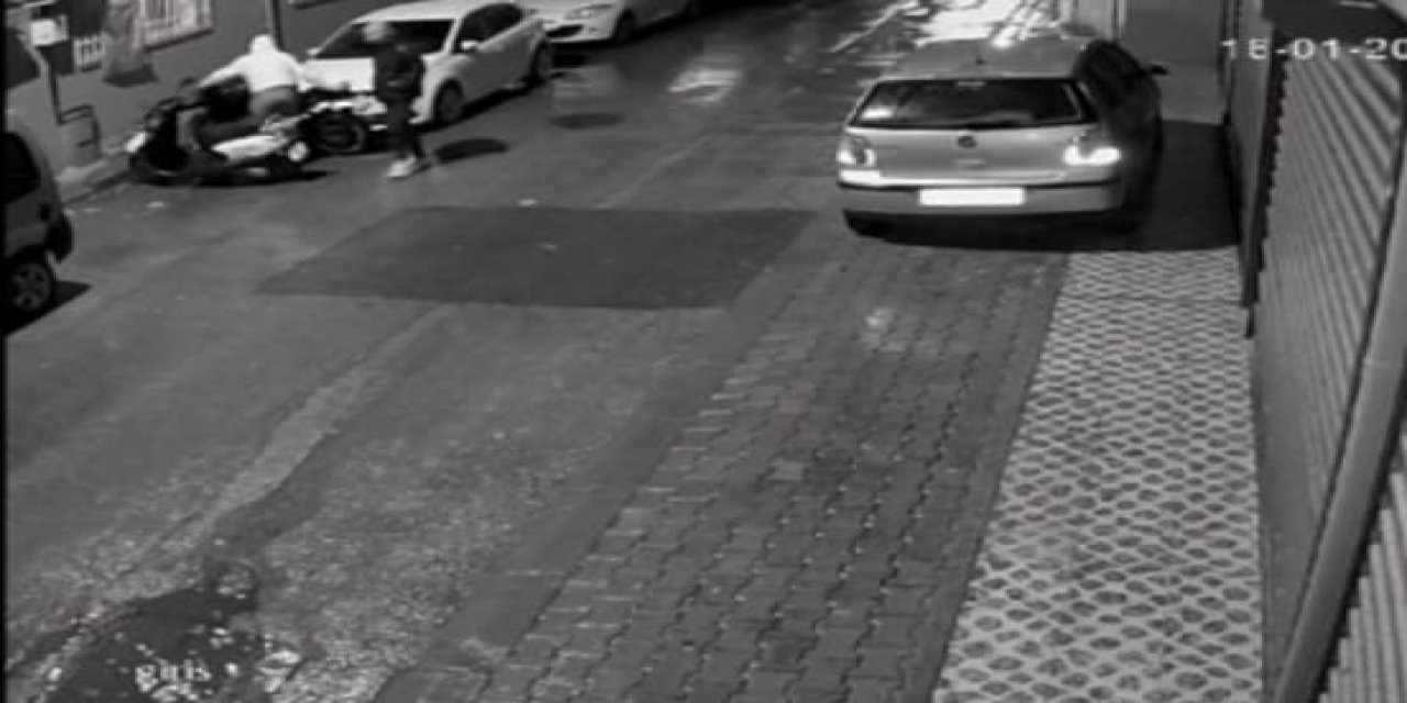 İzmir’deki motosiklet hırsızlığı güvenlik kameralarına yansıdı