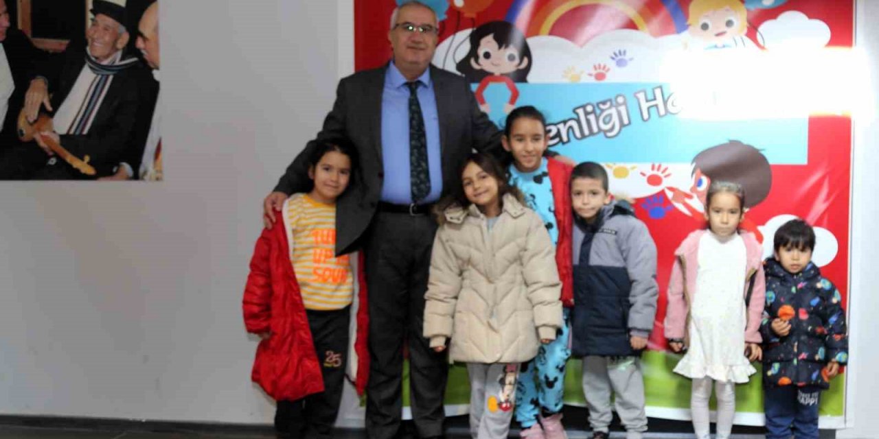 Çamelili çocuklar Başkan Arslan’ın tatil hediyesiyle sevindi