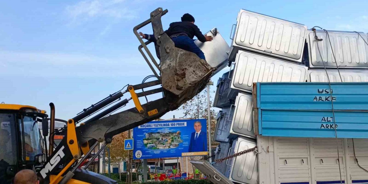 Bakanlıktan, Koçarlı Belediyesi’ne 140 çöp konteyneri hibe edildi