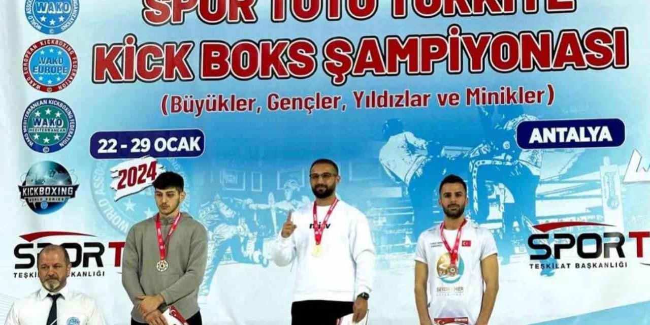 Seydikemerli Yunus Emre Türkiye 3.’sü oldu