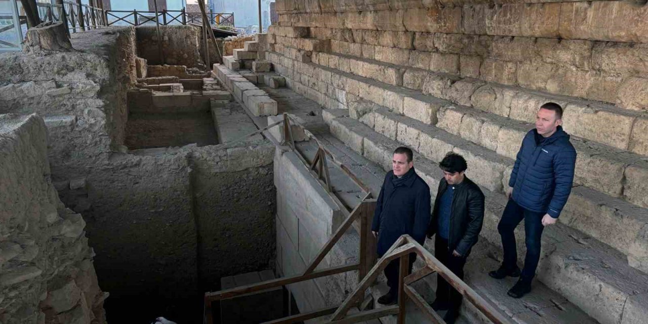 Vali Akbıyık Milas’ın antik kentlerinde incelemelerde bulundu