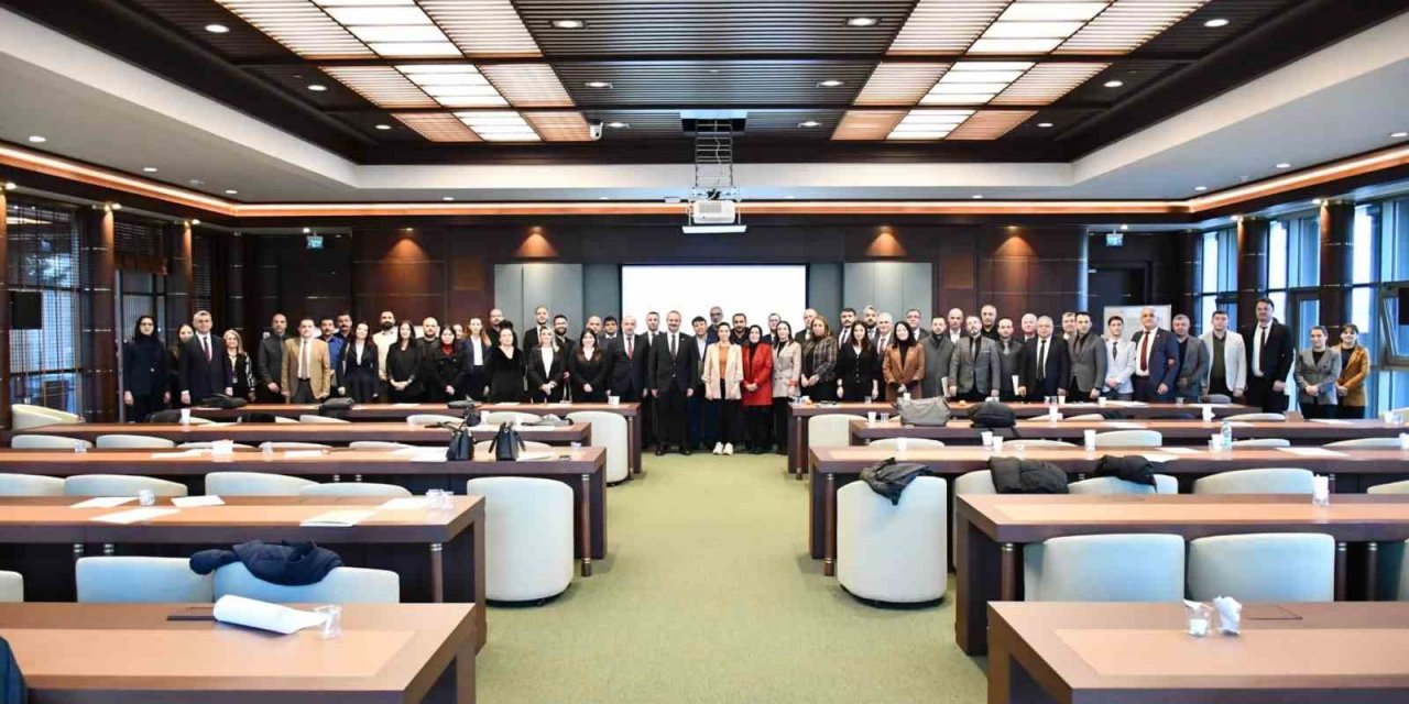 PAÜ personeline resmi yazışma eğiticiliği eğitimi verildi