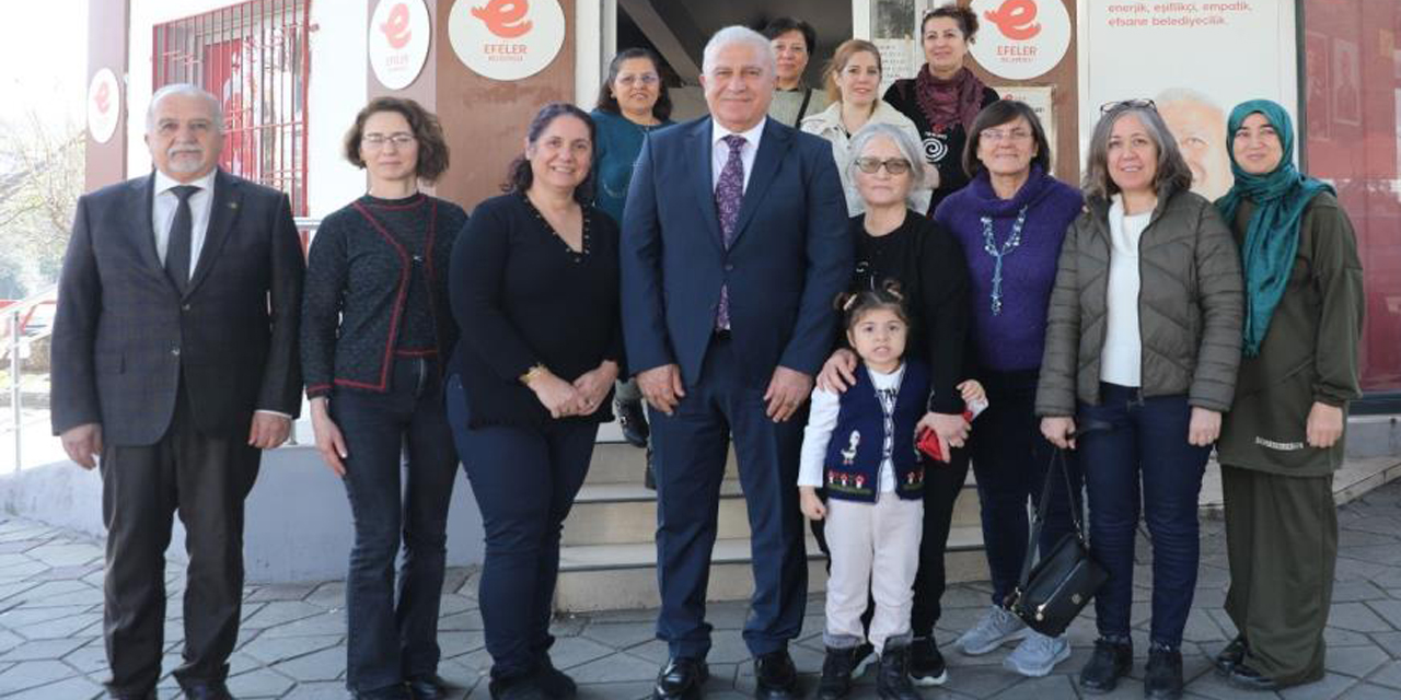 Başkan Atay Hanımevi’nde kadınlarla bir araya geldi