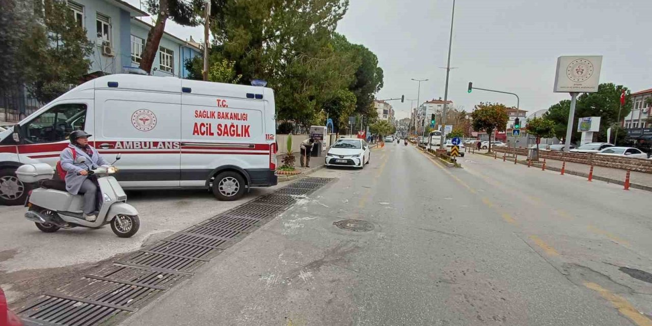 Motosiklet ile otomobil çarpıştı: 1 yaralı