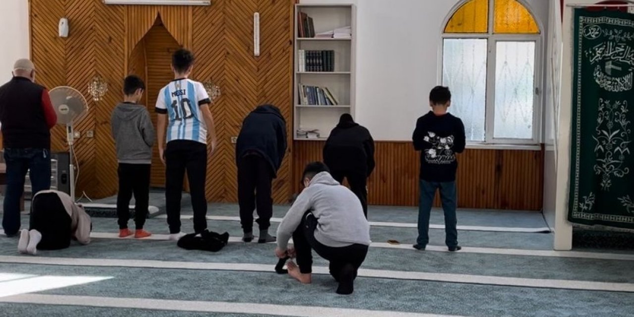 “Haydi çocuklar camiye” projesi tatilde de devam etti