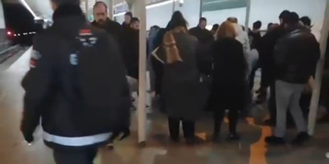 Metro istasyonunda bıçaklı kavga: 1 ölü, 1 yaralı