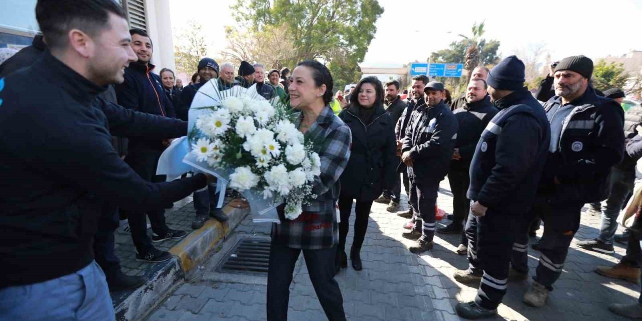 Belediye emekçileri Filiz Başkan’ı alkışlarla karşıladı