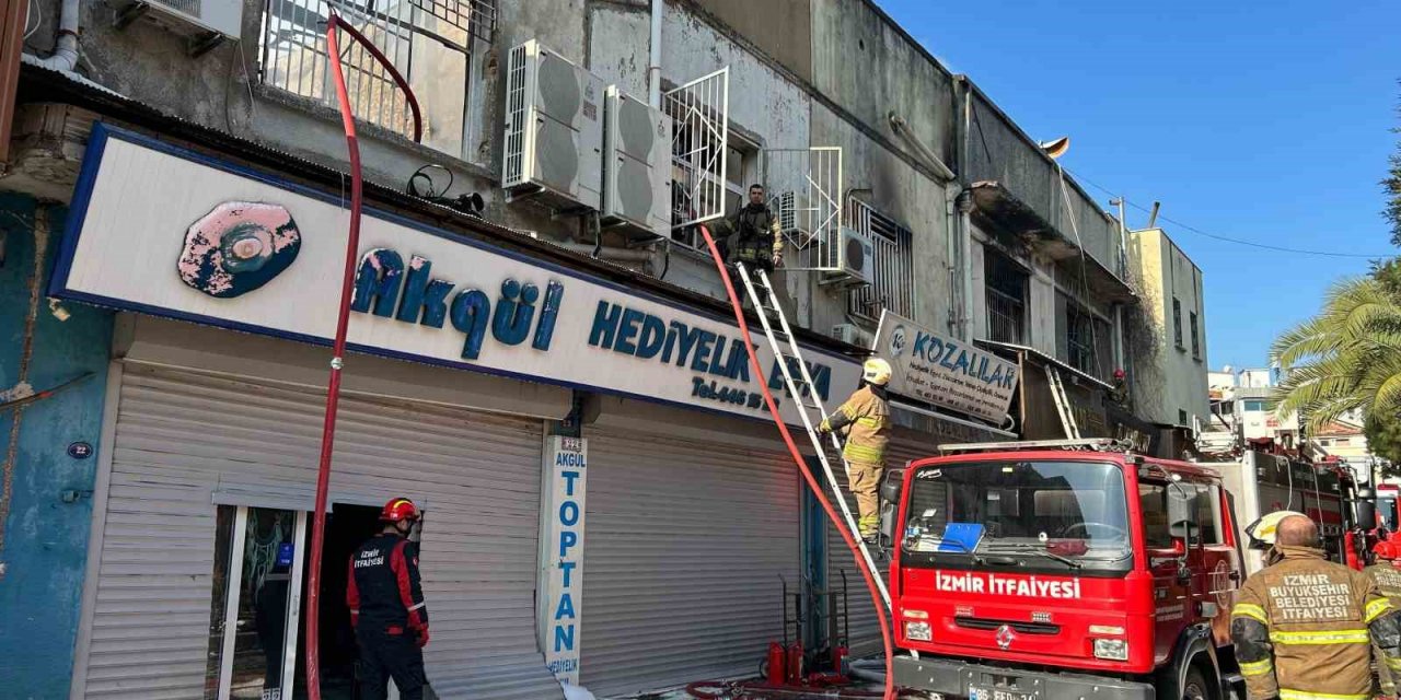 İzmir Kemeraltı Çarşısı’nda çıkan yangın kontrol altına alındı