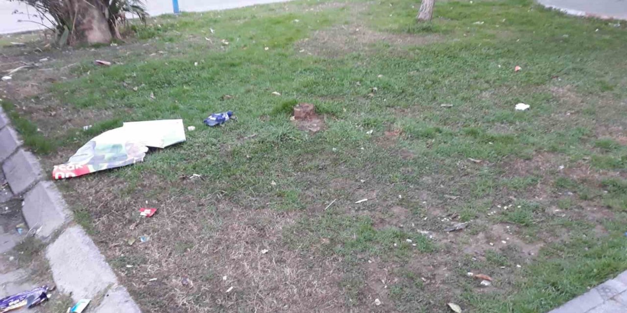 Efeler Belediyesi’nden zarar verilen afişler hakkında basın basın açıklaması