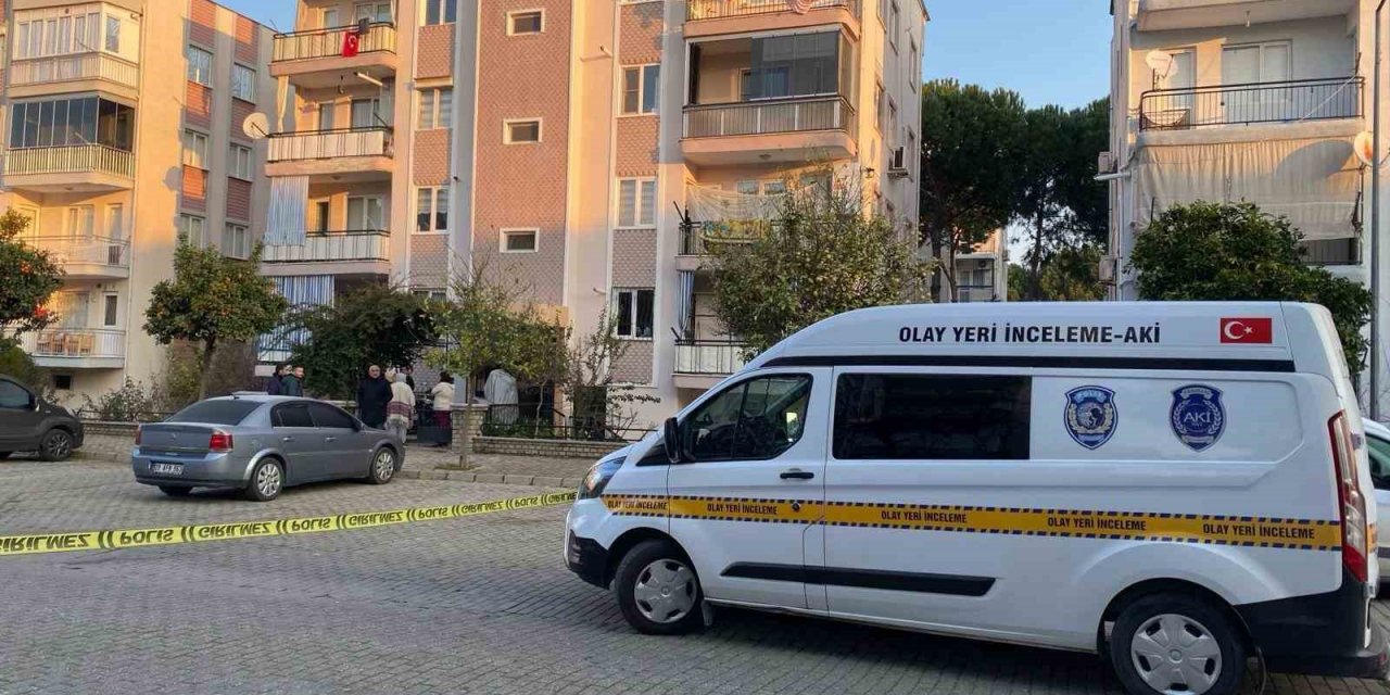 Evinin balkonunda ölü bulundu
