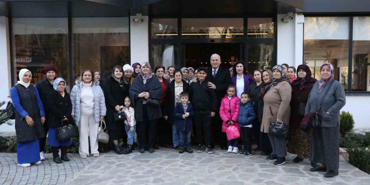 Başkan Atay kadın vatandaşlarla kahvaltıda buluştu