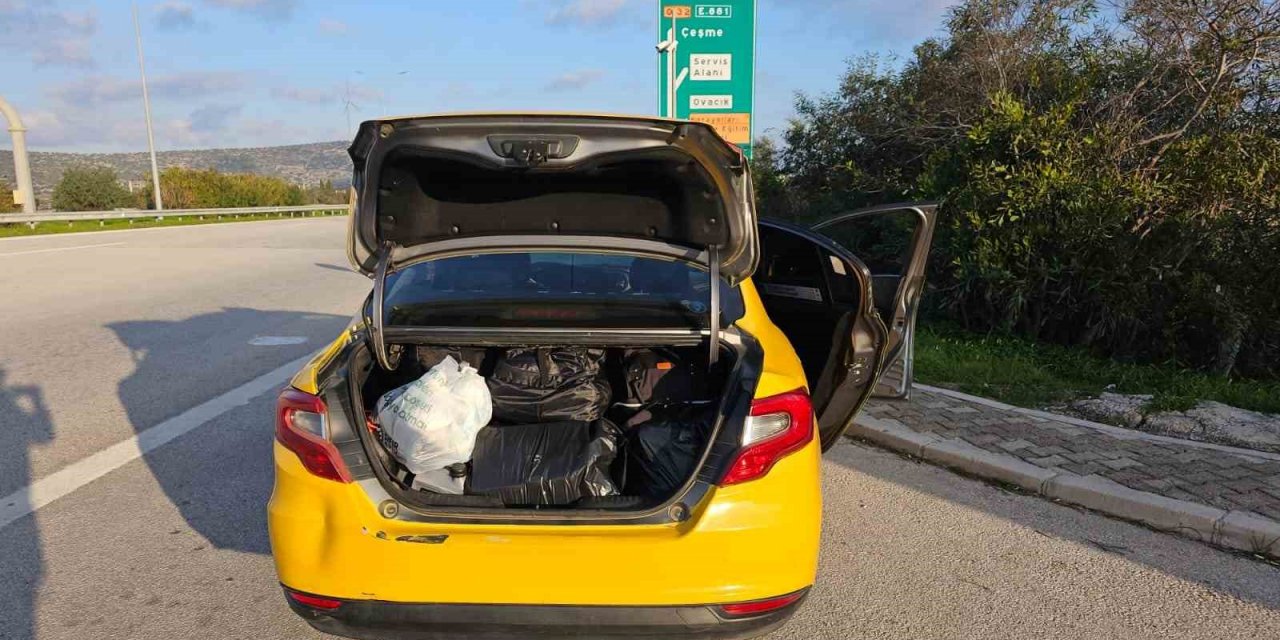İzmir’de jandarmadan göçmen kaçakçılığı operasyonu: 9 kişi yakalandı