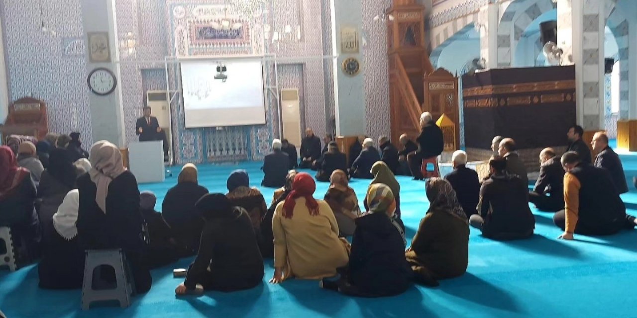 Nazilli’de umre eğitim seminerleri devam ediyor