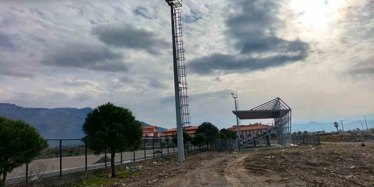 Köyceğiz Toparlar futbol sahası modernize ediliyor