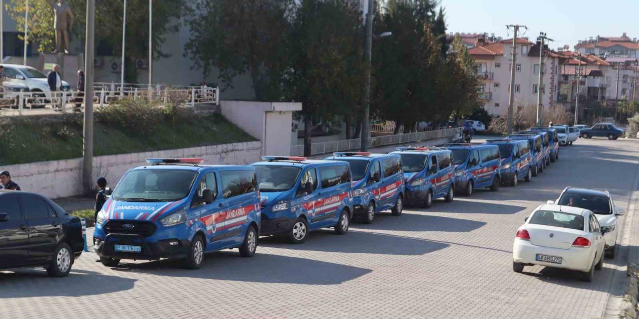 Piyasayı 55 milyon lira dolandırmışlar
