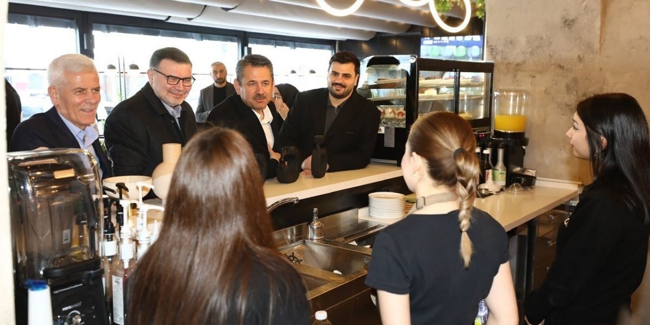 Başkan Saygılı; “İzmir, CHP’nin siyaset laboratuvarı değil”