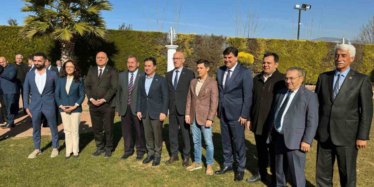 CHP Muğla Büyükşehir ve ilçe belediye başkan adayları basın ile buluştu
