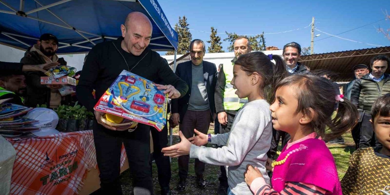 İzmir afet bölgesiyle dayanışmayı sürdürüyor