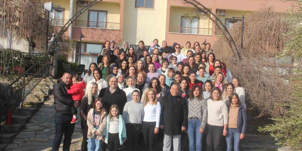 Başkan Adayı Özel, Bozdoğanlı kadınlar için ‘Bizimgız Kafe’ projesini açıkladı