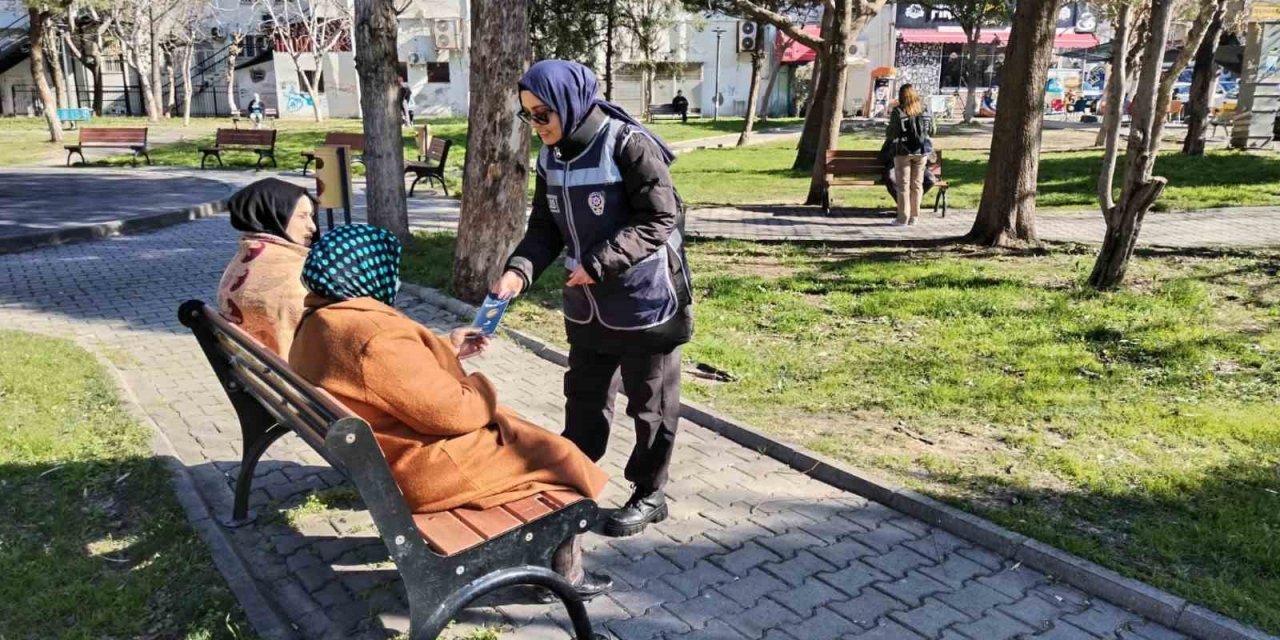 İzmir polisi KADES’i tanıttı, dolandırıcılara karşı uyardı